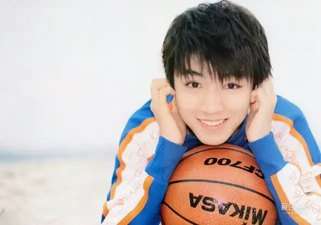 200726盘点王俊凯打篮球合集耍帅的样子迷倒粉丝