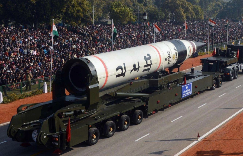 莫迪要动真格?印军最强核导弹起竖,全球目光紧盯中印边境