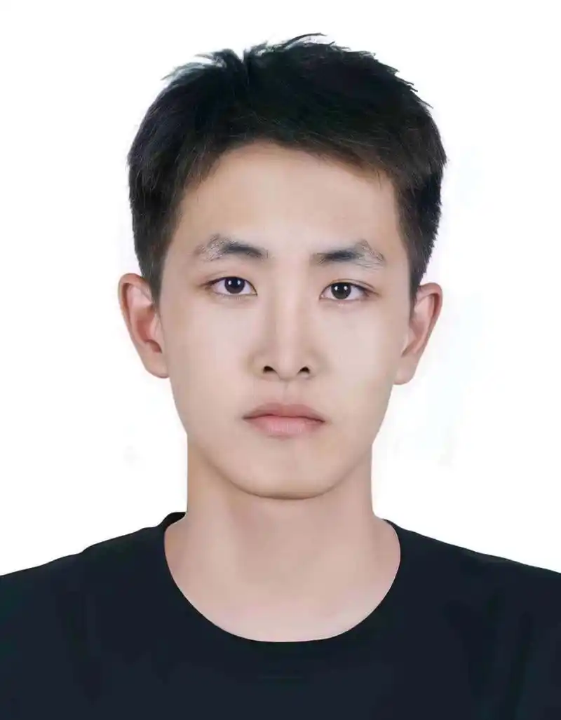 大家看看教资报名证件照这样子行吗?