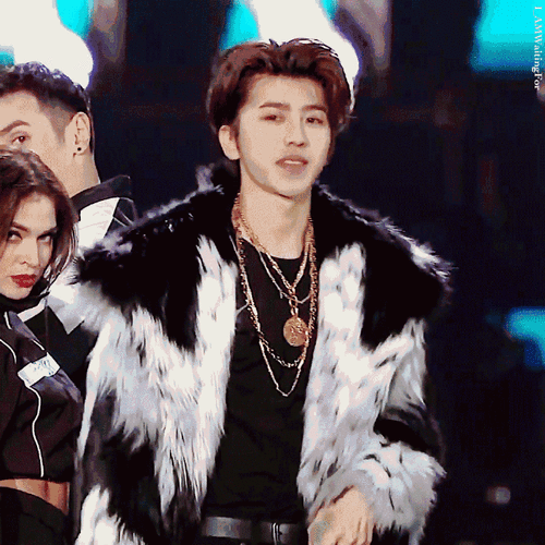 权志龙大粉更名蔡徐坤资源社