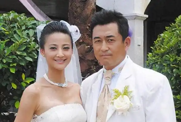 资深演员王志飞严厉指责自己与前妻李健所生的儿子,称其"毫无前途