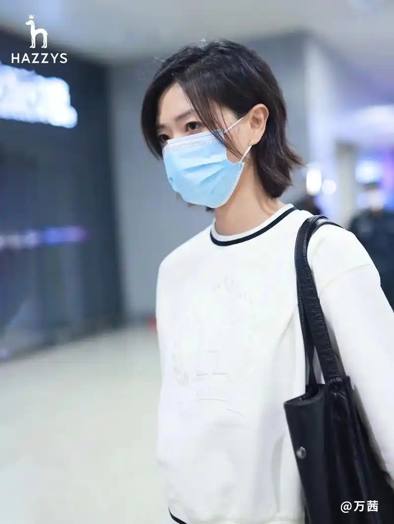 润欣时装 | hazzys 皇家俱乐部运动系列演员@万茜 - 抖音