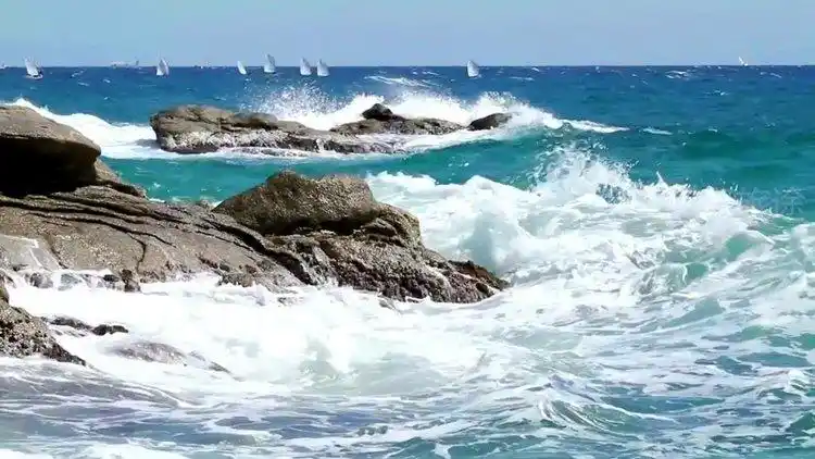 倾听大海的声音,海浪召唤着你,人间最美海景