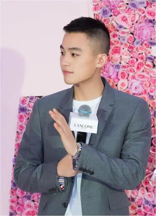 穷小子欧豪没钱又没没背景为什么会受到导演的喜欢