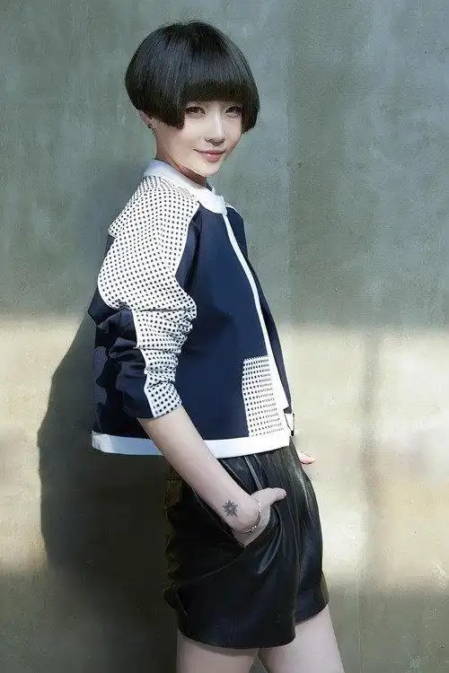 我觉得她(徐粲金)挺有味道的.