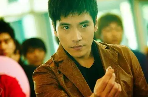 被观众熟知,台湾f4成员,既是学霸又是校草|恶魔在身边|王传一|校草