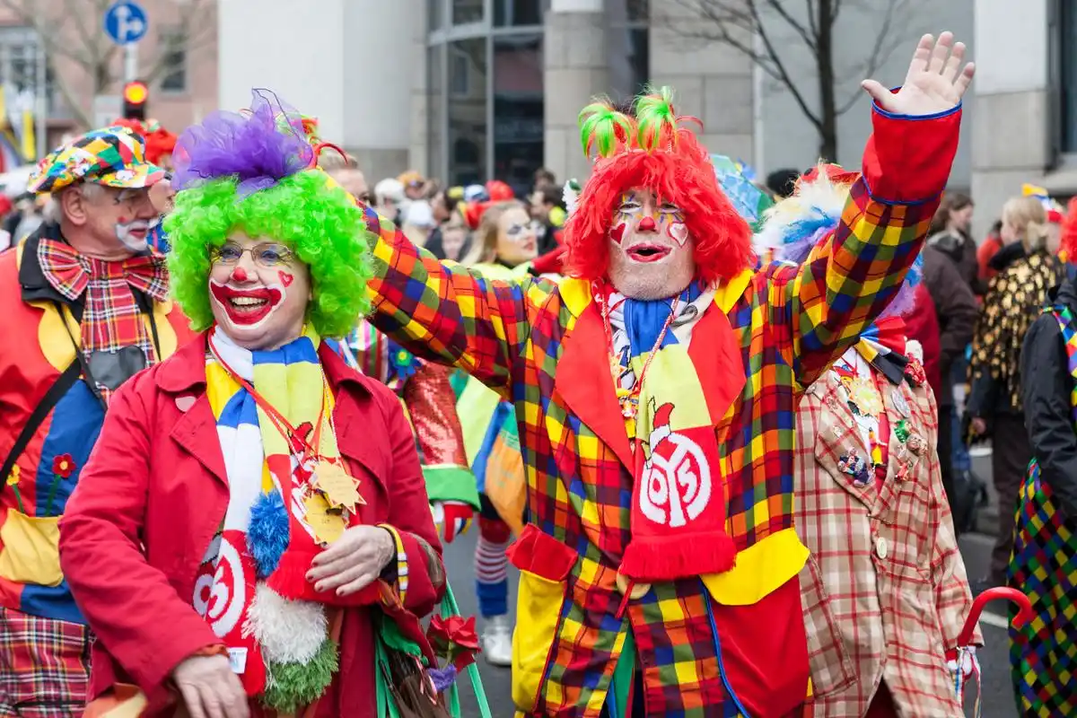 徐州商场小丑引流165x8513x0757生日小丑表演,开业小丑引流,泡泡秀