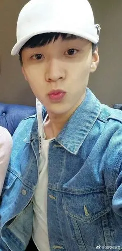 歌手当中最会打乒乓球的,打乒乓球中最会演戏的