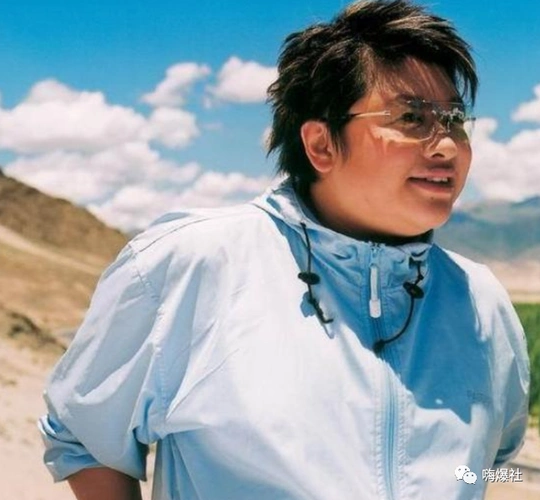 韩红自称年轻时比杨幂还漂亮本以为她玩笑看到18岁照片我信了