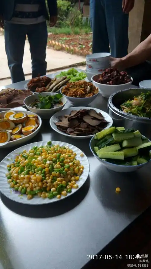 晚餐在小河村吃的农家饭