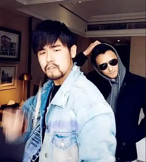 周杰伦晒大胡子照秒变"雍杰伦",网友调侃本尊撞脸山寨实属罕见-第9张