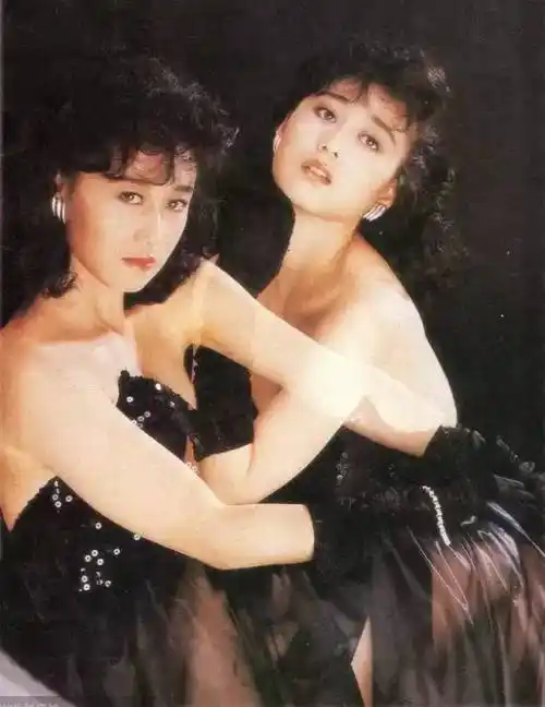 58岁亚洲小姐利智年轻时险些成赌王姨太如今一家很幸福