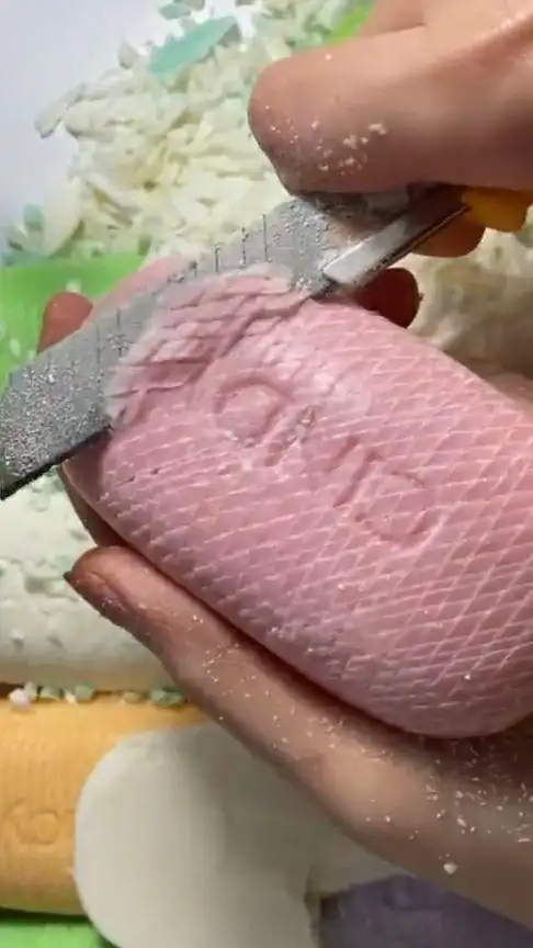 清新仙女系肥皂刮起来,颜色很漂亮