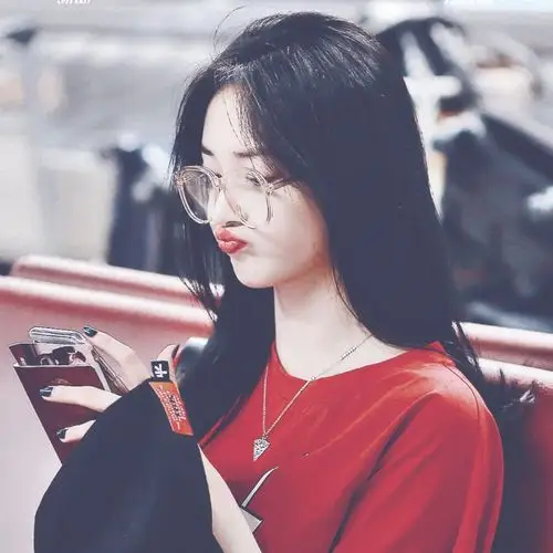 周洁琼头像 拿图点赞 禁二改