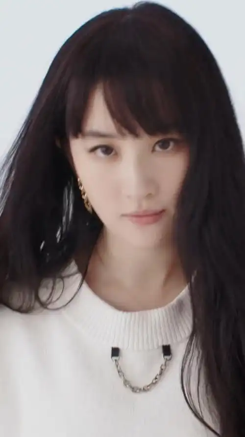 刘亦菲齐刘海长发造型,简直就是一个行走的洋娃娃!