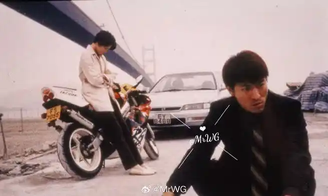 刘德华领衔,王晶导演【龙在江湖】,至今hk首映26周年,染了金发,绘上鹰