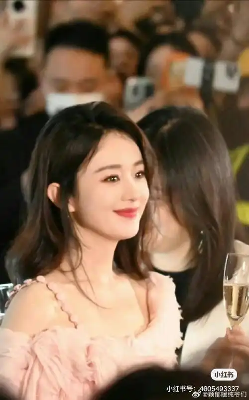 超话#赵丽颖##365天安利赵丽颖##赵丽颖粉丝人美心善#草木有阳光和水