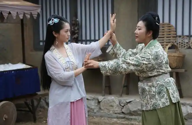 武大郎大战高衙内 《北方有佳人》今日上线