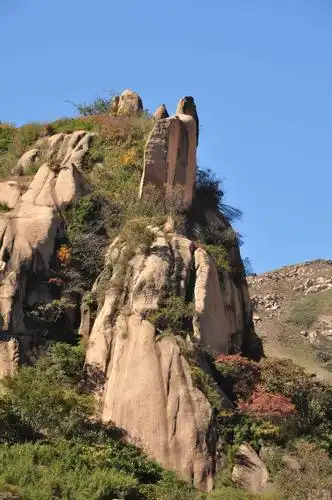 关羽峰,中国武财神关羽的象形石山峰.