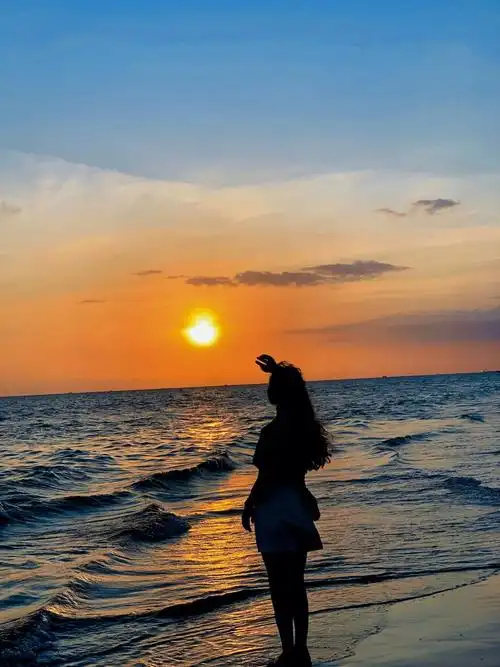 黑妹美黑计划我在三亚贩卖着日落黄昏