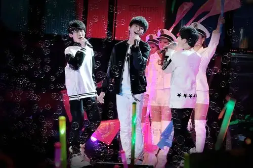tfboys少年组合精美壁纸_帅气的三小只