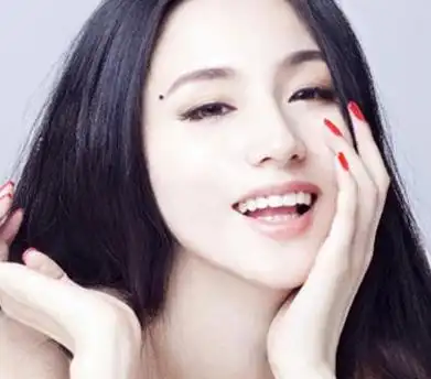 女人大富婆很有钱的痣_腰缠万贯痣