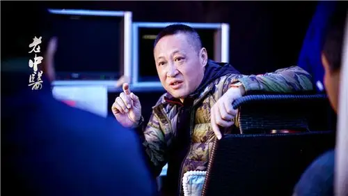 图说:导演毛卫宁片场工作照 片方供图