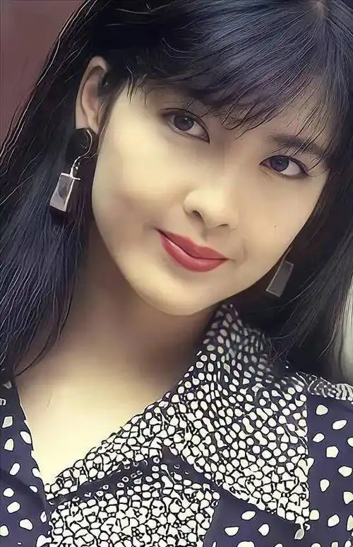 80后的床前贴满了她的海报_玉女_香港_梦中情人