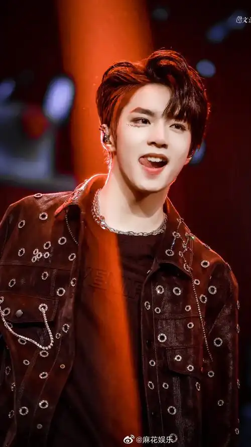 「刘耀文」舞台混剪|来自拽酷少年的美颜暴击-度小视