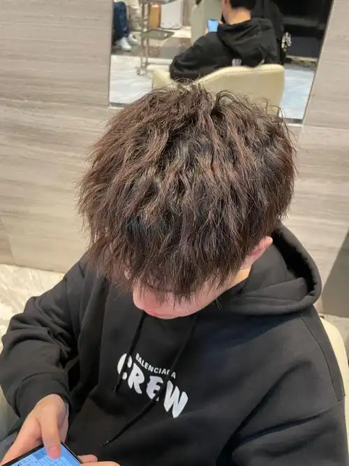 2022年最火男生发型摩根烫