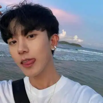 酷酷的优质露脸好看的男生头像