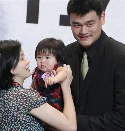 图姚明的老婆有多高揭秘夫妻早年的感情经历