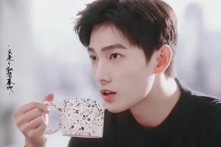 桌面壁纸 电脑桌面壁纸 美女壁纸 高清壁纸大全下载 桌面背景图片