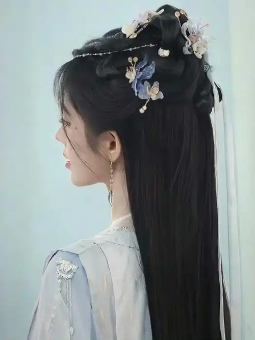 鞠婧祎#  好流畅的侧脸  我承认我盯久了些