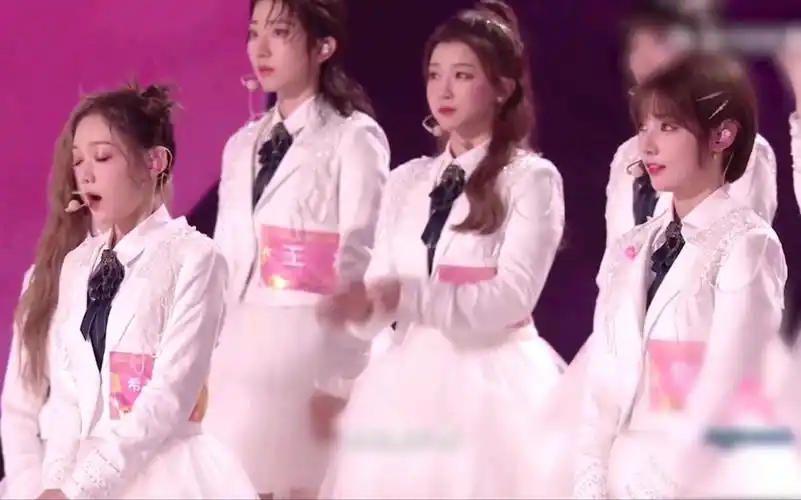 硬糖少女303成团一周年快乐最后一年倒计时正式开始希望时间能过得慢