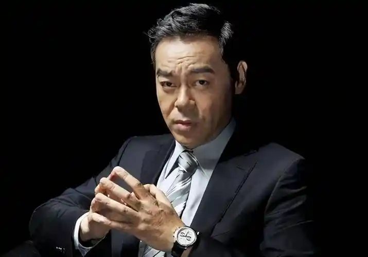 同样作为一代影帝,刘青云也是同样会自己去菜市场买菜.