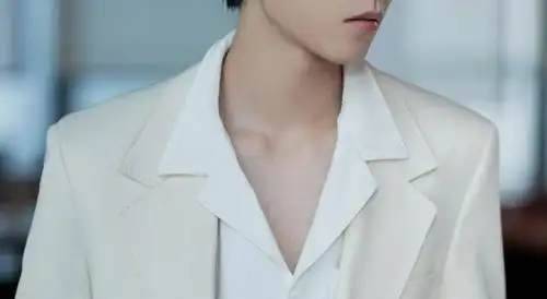 王俊凯的锁骨粉们快来集合了!男孩请停止散发你的魅力_手机搜狐网