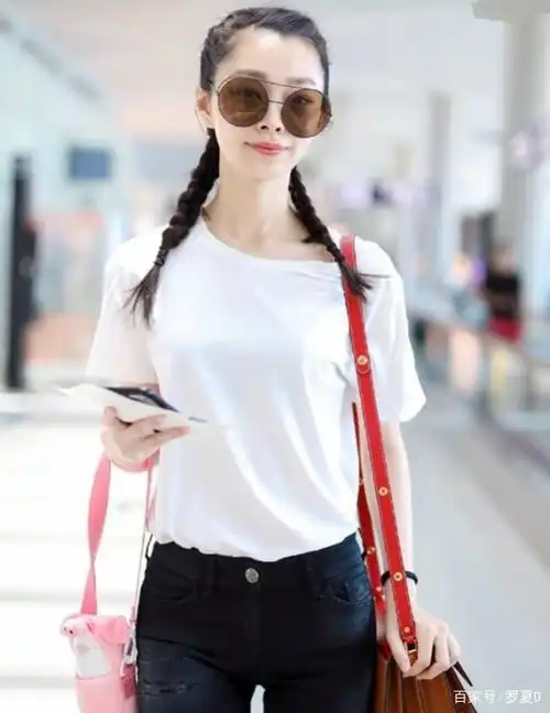 7月建议:t恤下面别穿紧身裤了,学宋轶这样穿,美成校花范!