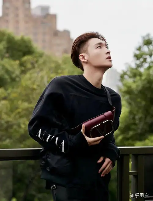 为什么实力人品敬业都在线的张艺兴却一直没有顶流封顶? - 知乎