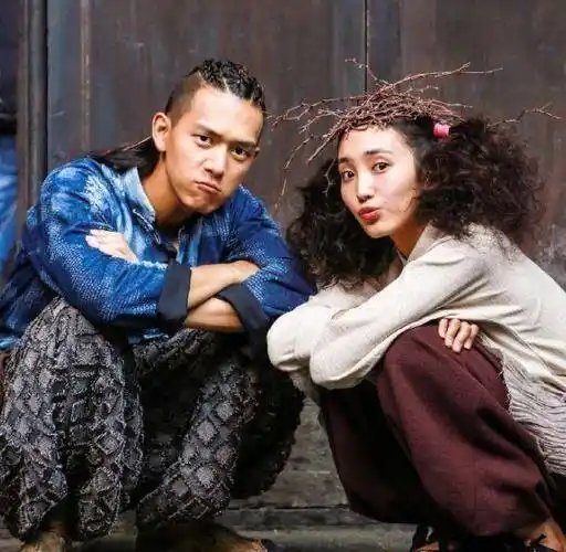 这不突然有人出来八李现和王紫璇恋爱了…李现人气一路飙升