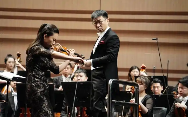sibelius violin concerto 3rd movement 李心草 指挥 王佳婧 小提琴