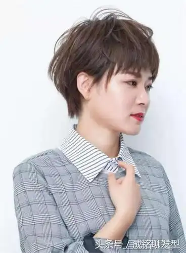 今年短发流行的是短波波碎发发型
