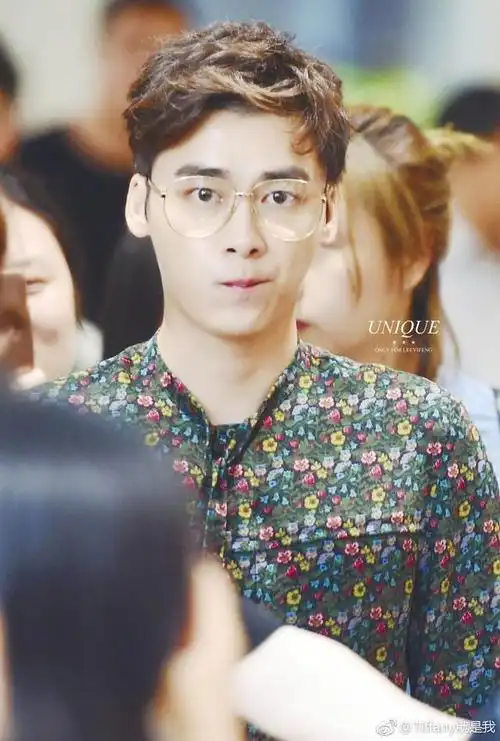 200322 李易峰戴金丝眼镜合集 温柔又帅气的小哥哥