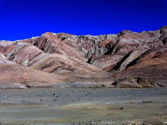 隐藏在戈壁滩的丹霞---柴达木盆地