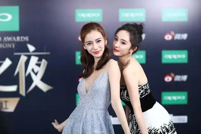 杨幂angelababy同框比美