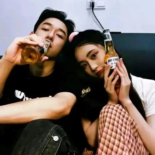 情侣头像 - 超级喜欢的真人情头    #无水印头像大全##头像