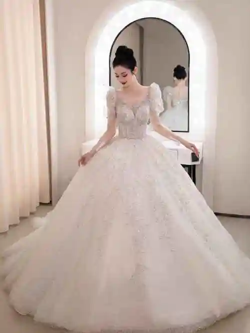 英伦王后婚纱礼服馆阜阳店:让你的婚礼如童话般梦幻 99