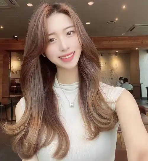 今年这三种颜色很流行,选对头发颜色显白又时尚,洋气又显年轻