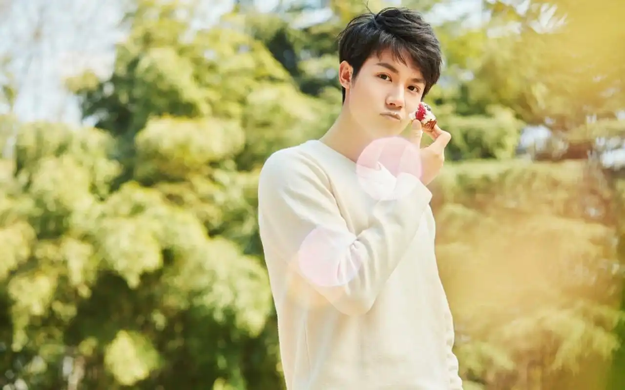 帅气暖男郑业成写真图片桌面壁纸高清大图预览1920x1200_大陆明星下载