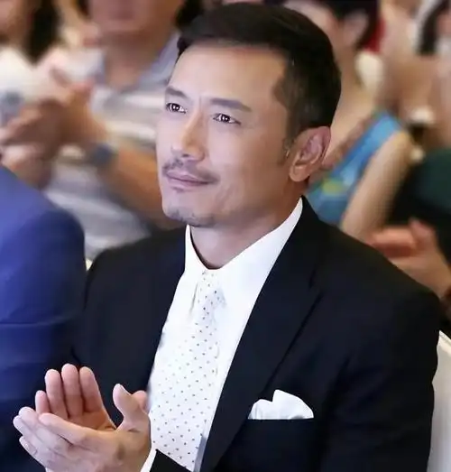 8位叔圈男神别人中年发福他们越老越帅皱纹挡不住魅力